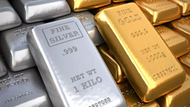 الذهب أم الفضة؟ خبراء يحددون أفضل فرص الاستثمار بعد تراجع الأسعار
